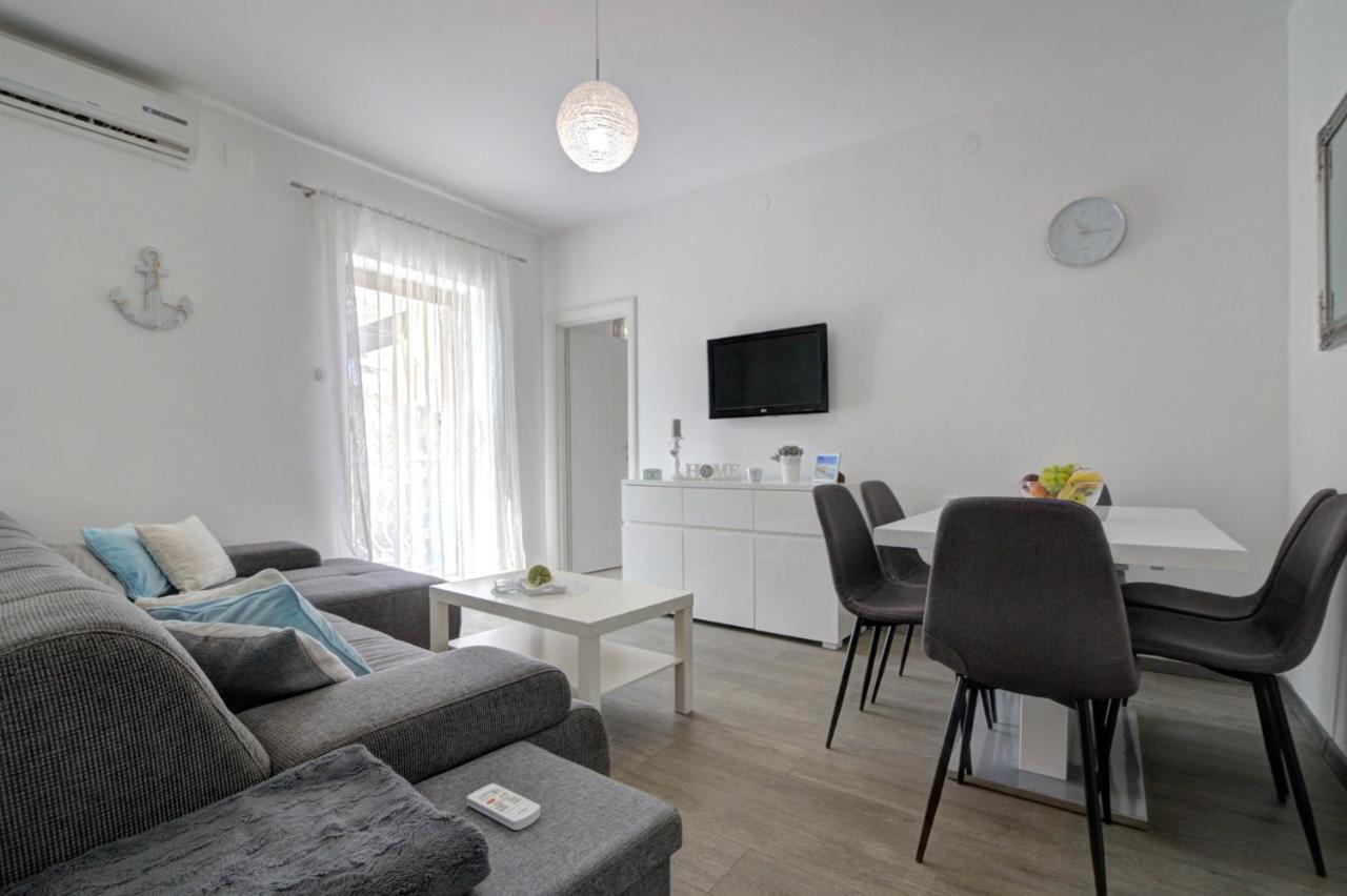 Apartman Luka سفيتي يوراي المظهر الخارجي الصورة